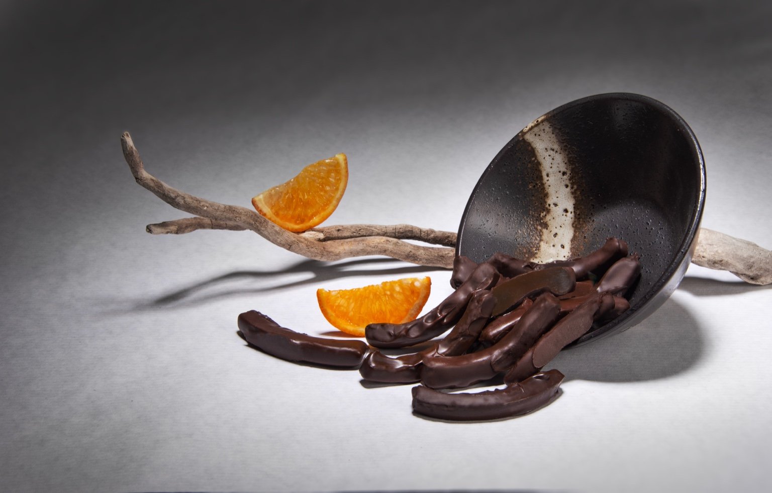 Orangette. Bitterlight in silk dark threads